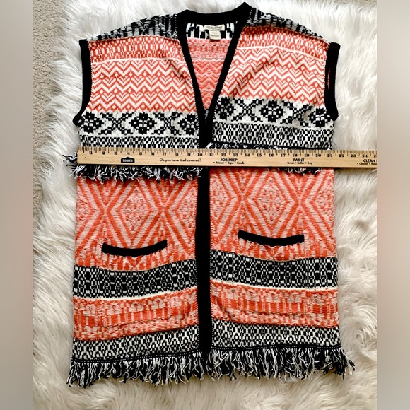 LUCKY Fringe Jacquard Sweater Vest - Picture 12 of 13